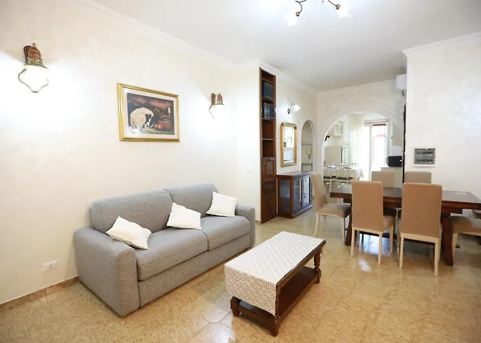 Appartement à 2 Chambres à Coucher
